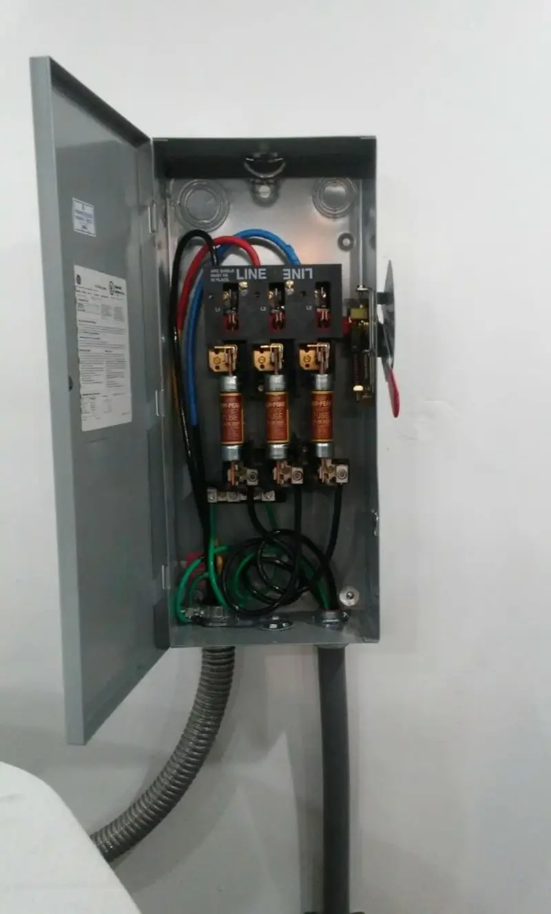 Three-phase disconnect switch installed for Electrical Wiring & Rewiring in Mentor